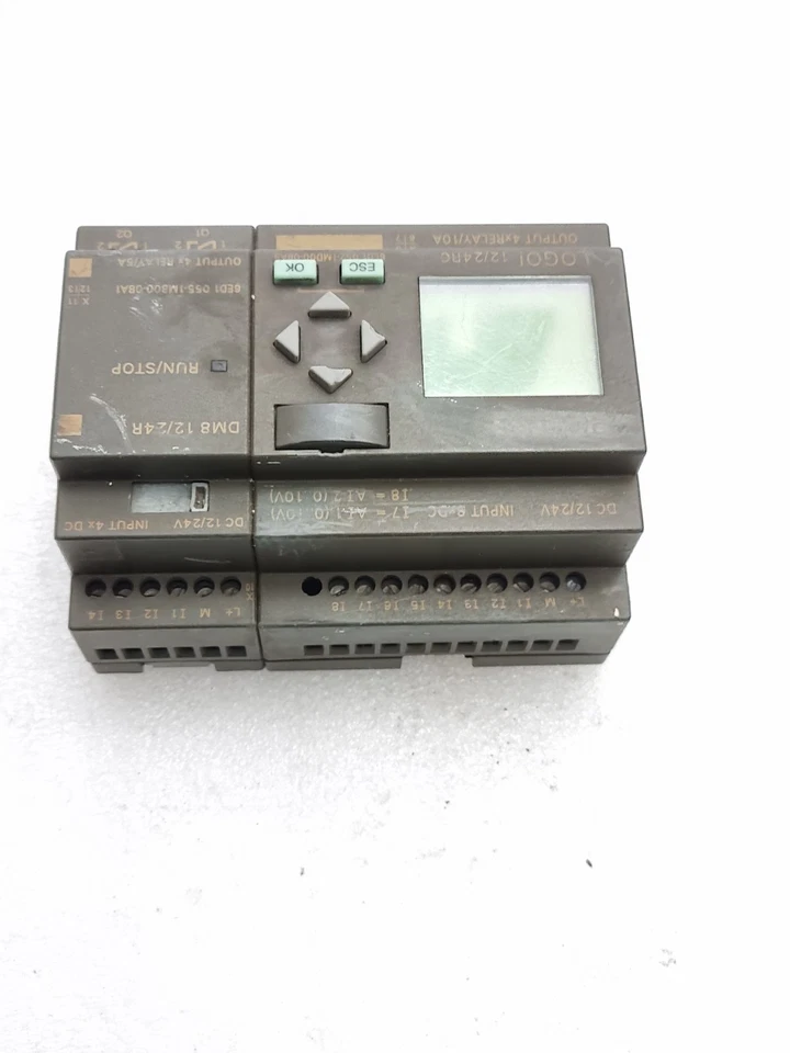 SIEMENS 6ED1052-1MD00-0BA5 LOGO WITH 6ED1055-1MB00-0BA1 EXPANSION MODULE (USED)